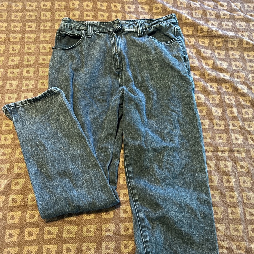 Black boyfriend/mom jeans from forever 21